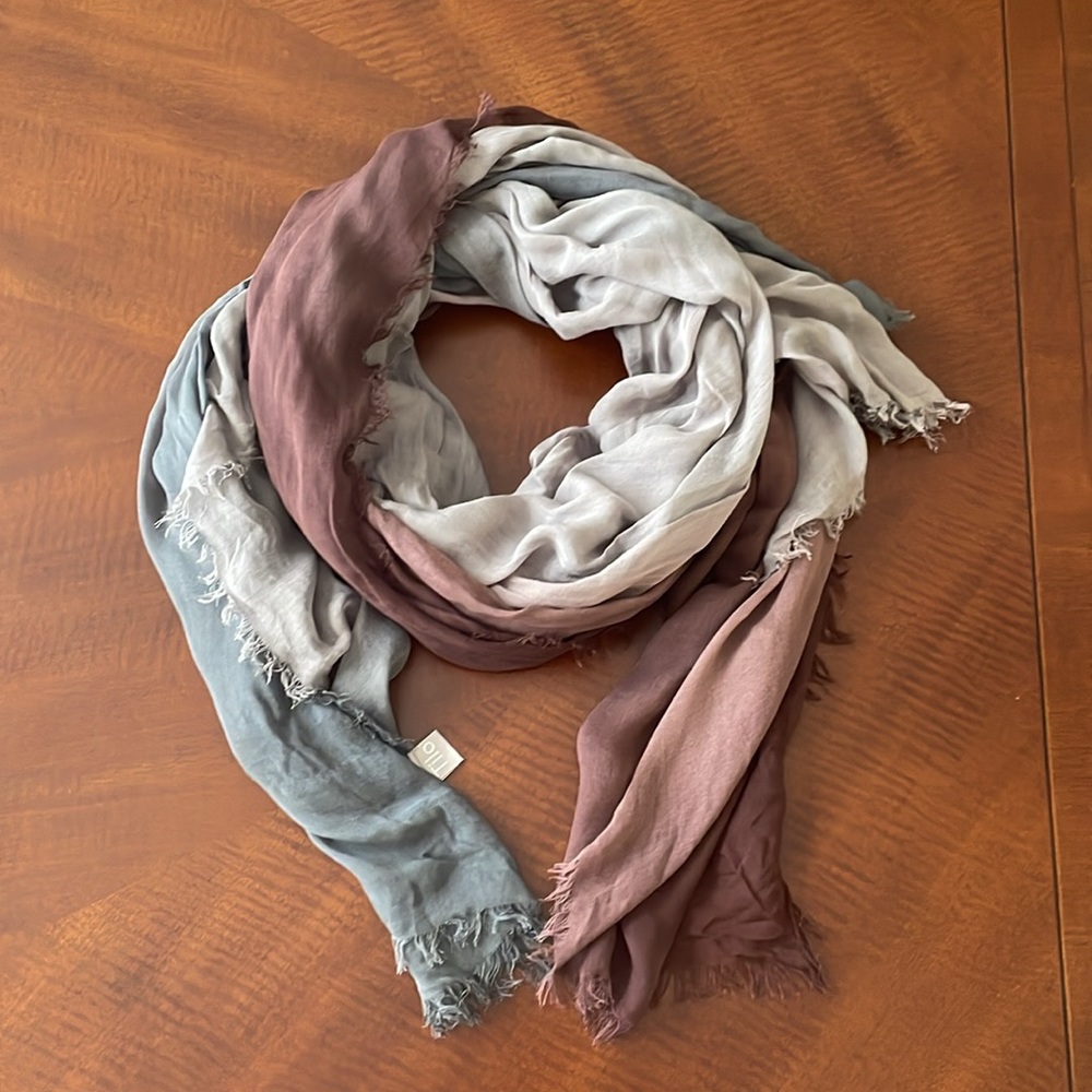 Tilo Scarf - Graduation
